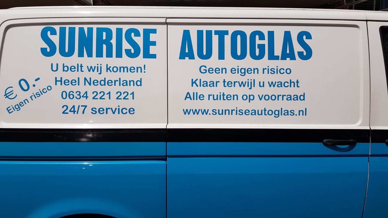 Sunrise Autoglas bus