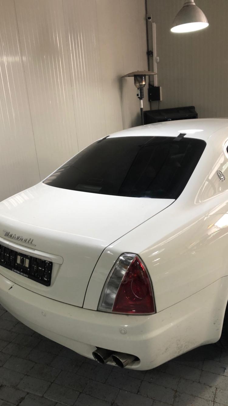 Maserati wit – achterruit vervanging